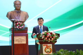President Thongloun Calls for LFND Modernization at 75th Anniversary Celebration  